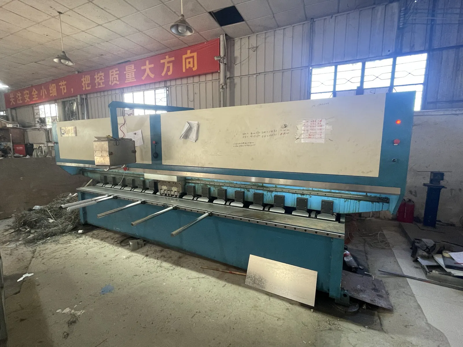 CNC V grooving machine